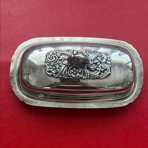Reed and Barton Butter Dish 191 Silver Plate  Dish 7.5”L  4.25”W 3”H